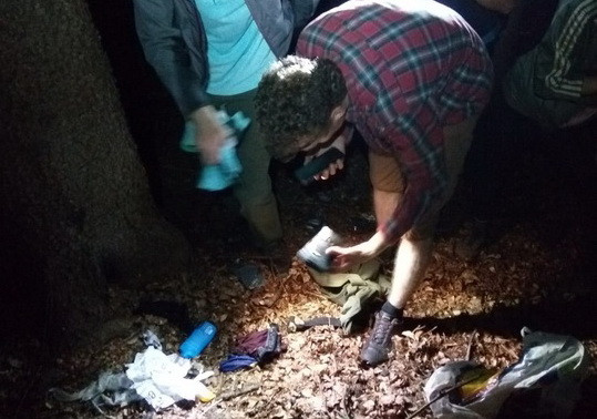 Turişti fugăriţi de ursoaică pe munte. Cum și-au găsit bagajele abandonate