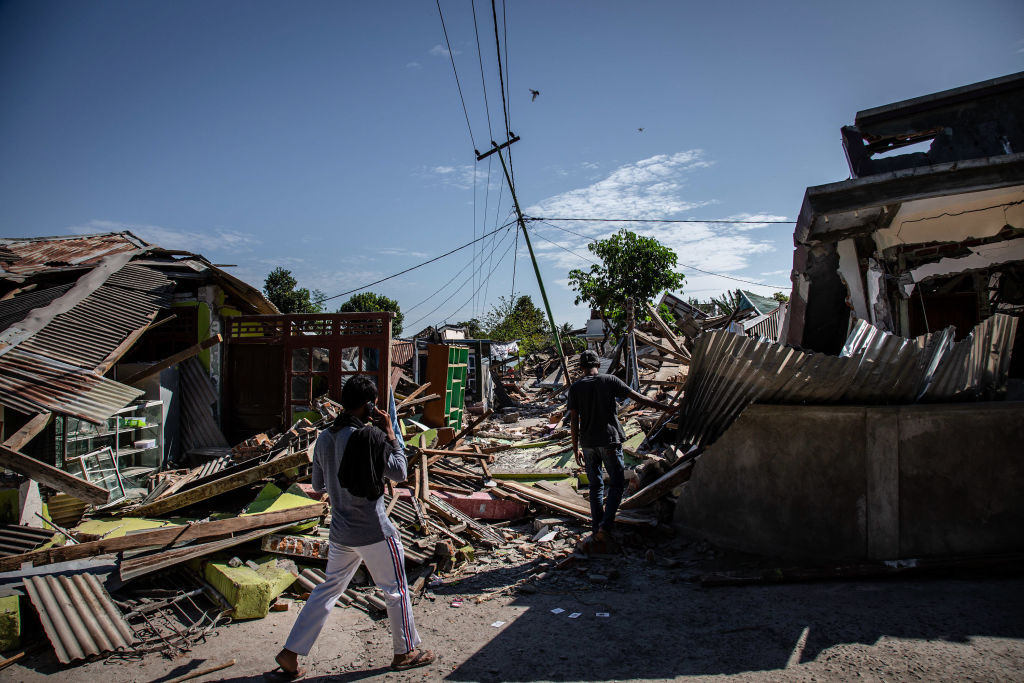 Bilanțul cutremurului din Indonezia a crescut la 347. „Oamenii se tem să mai stea în clădiri”