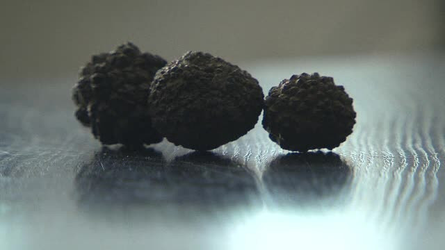 "Diamantele pământului" din România se vând la export și cu 3.000 de euro kilogramul