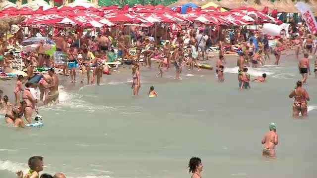 Hotelurile de pe litoral, ocupate 100% grație tichetelor de vacanță. Ce spun turiștii de condiții