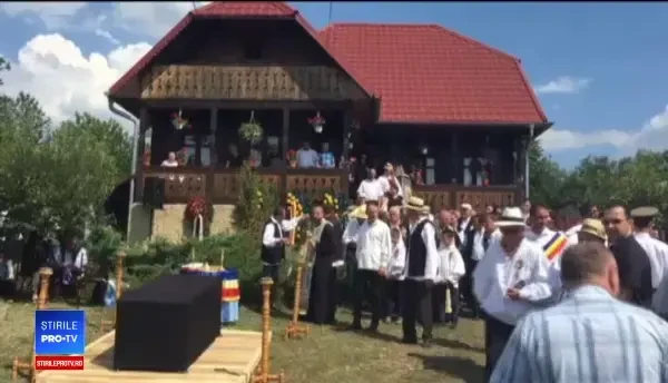 Dumitru Fărcaș, condus pe ultimul drum. Taragotistul a fost înmormântat în grădina părintească