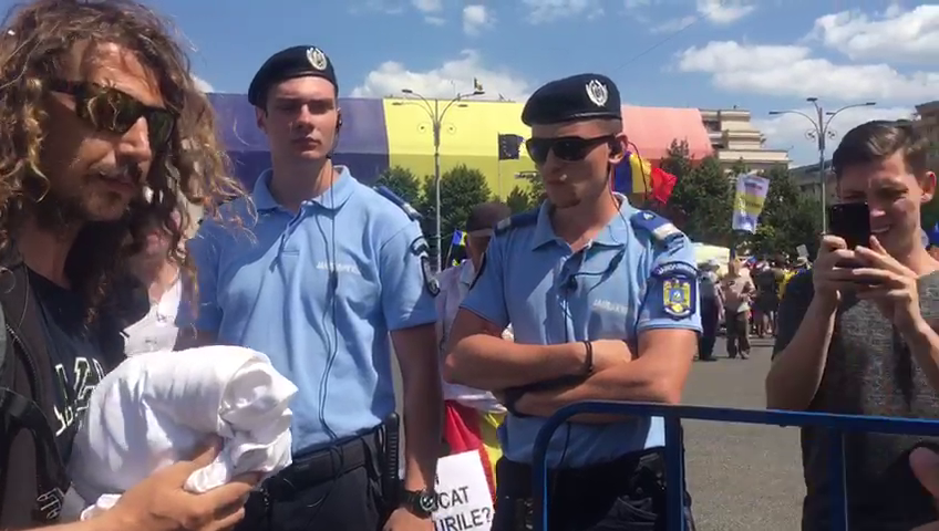 protest diaspora, spray