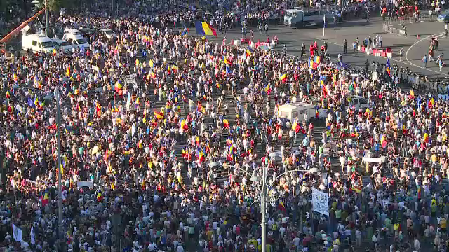 Protest in Piata Victoriei, 10 august