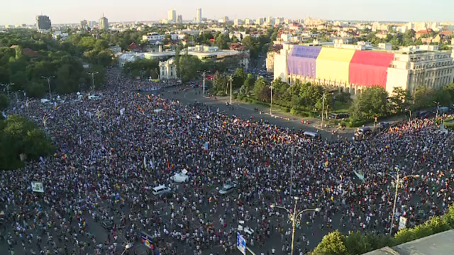 Protest in Piata Victoriei, 10 august