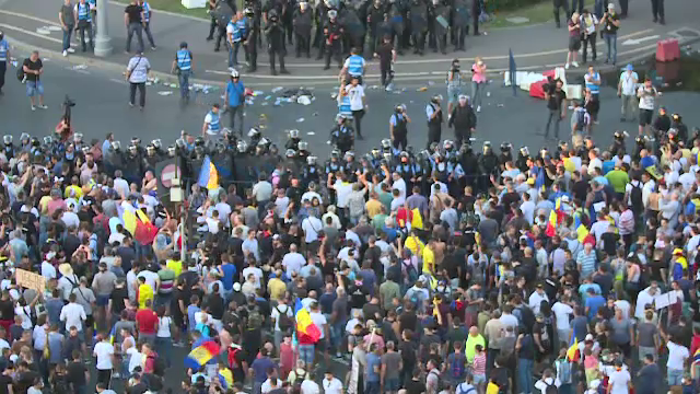 Protest in Piata Victoriei, 10 august