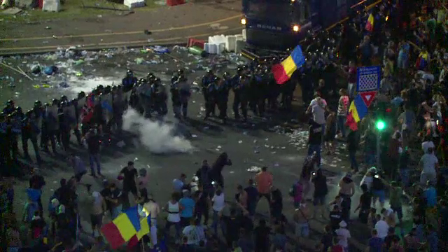 USR cere demisia lui Carmen Dan. „Statul a decis să îi gazeze pe cetăţenii care protestau în mod paşnic”