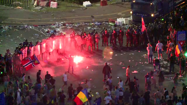 Protest violent in Piata Victoriei