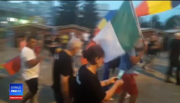 Mitingul diasporei. Câteva sute de protestatari sunt în Piața Victoriei