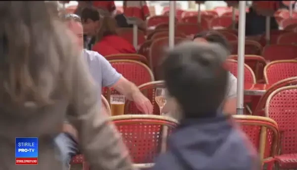 Guvernul francez vrea etichete care să avertizeze împotriva consumului de vin de către femeile însărcinate