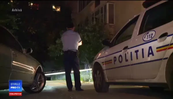 Fata de 13 ani care şi-a înjunghiat bunica, dată în urmărire națională