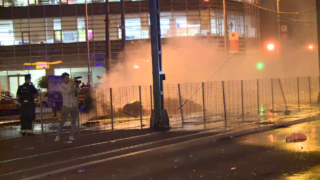 Piata Victoriei, proteste diaspora, gunoi, protestatari, curatenie,