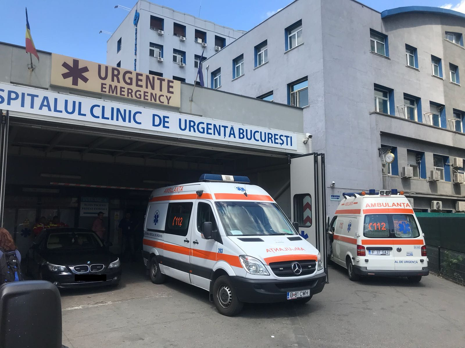 Mașina lui Carmen Dan a parcat la Spitalul Floreasca în locul ambulanțelor. O salvare nu a mai avut loc să intre