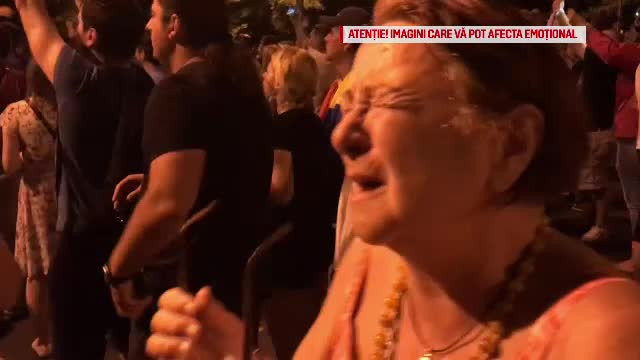 Persoane în vârstă, afectate serios de gaze la protest. ”Suntem sătui”