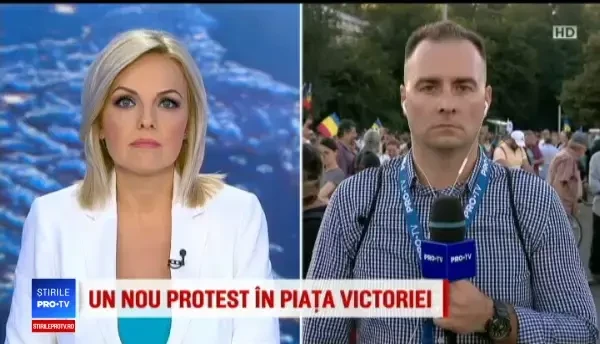 Proteste în Piața Victoriei, ziua 2. Peste 2000 de persoane în fața Guvernului. Oamenii s-au așezat pe asfalt. IMAGINI LIVE