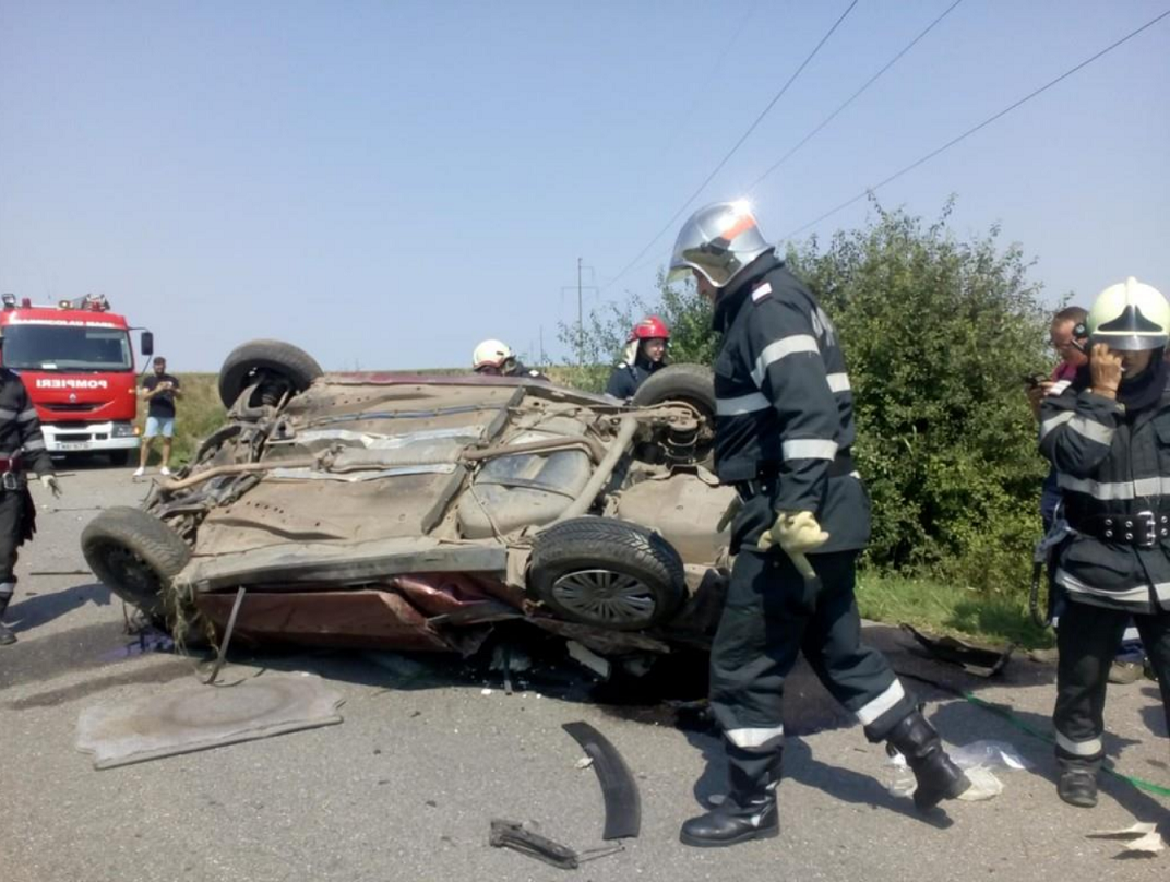 Accident cu 2 morţi şi un copil rănit grav, în Timiş. Şoferul nu avea permis