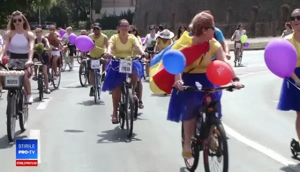 Motivul pentru care 200 de bicicliste au pedalat îmbrăcate elegant, în Timișoara