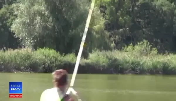 Locul din România unde vă puteți da cu placa sau plimba cu caiacul