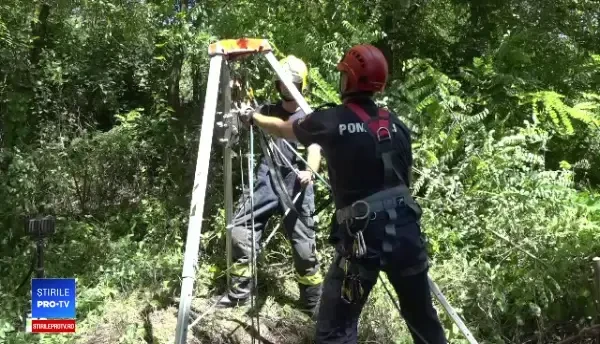 Femeie găsită moartă în fântână, după o zi de căutări. Avea 10 copii
