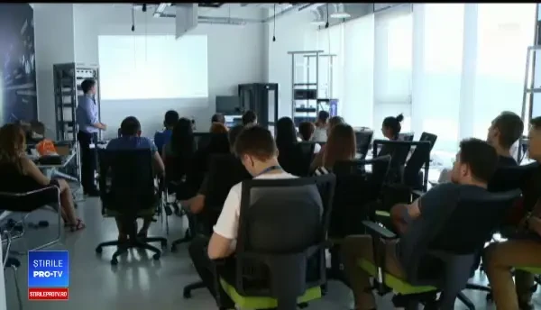 Studenții care în vacanța de vară fac practică. La final, se pot angaja