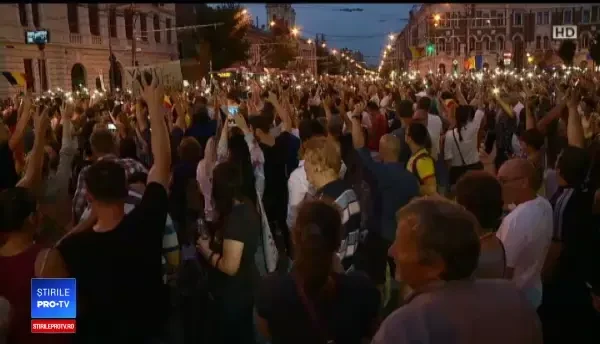 Proteste în toată țara, pentru a doua seară la rând. Marș de 14 km. în Sibiu