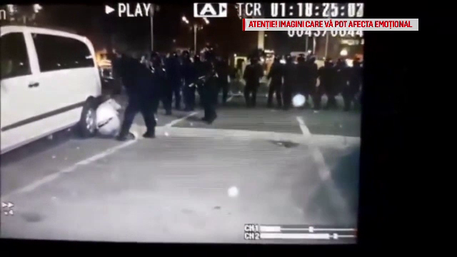 Mărturia unui bărbat lovit de jandarmi, deși avea mâinile ridicate: ”Strigam nu daţi, nu loviţi!”