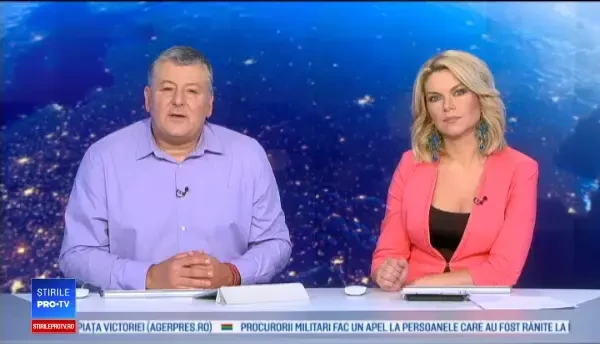 Momentul în care un cuplu se căsătorește într-o biserică inundată