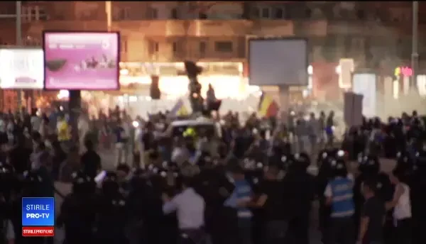 Mărturia unui bărbat lovit de jandarmi, deși avea mâinile ridicate: Strigam nu daţi, nu loviţi!