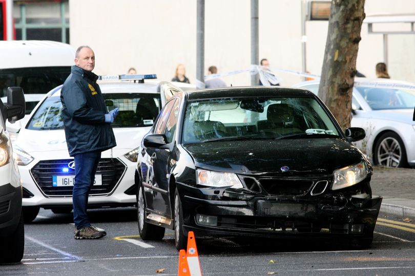 Români implicați într-un incident violent în Dublin. O persoană a fost înjunghiată în cap