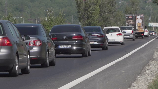 Traficul pe DN 1 spre staţiunile montane, un coșmar: "Rămâi fără aer, e o vacanță mai chinuită"