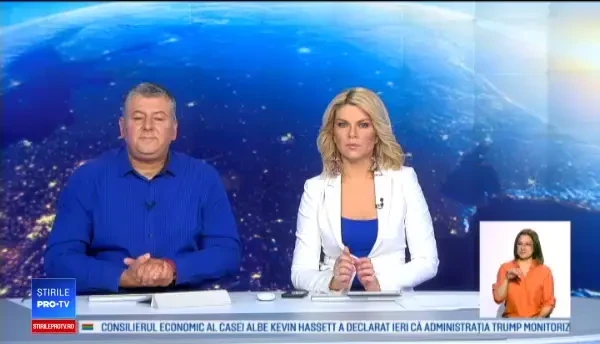 Momentul în care un avion aterizează pe o șosea circulată