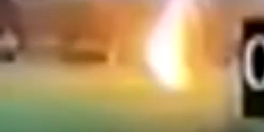 Momentul șocant în care doi adolescenți sunt loviți de fulger. VIDEO