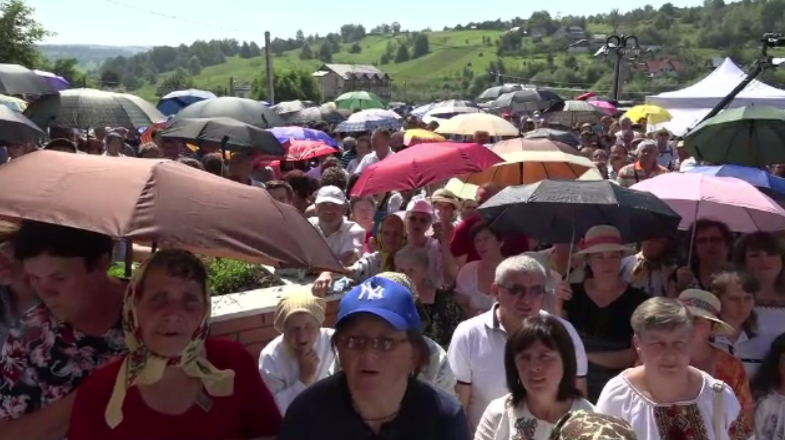 Mii de catolici, în pelerinaj la Cacica. ”Singura ocazie în care simți cu adevărat că trăieşti”