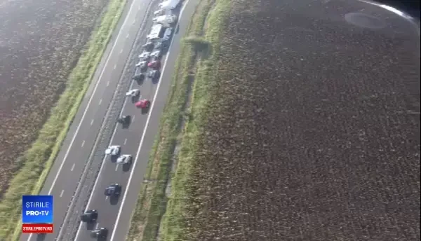 Aglomerație pe A2, spre litoral. S-au format cozi la podul de la Fetești. VIDEO