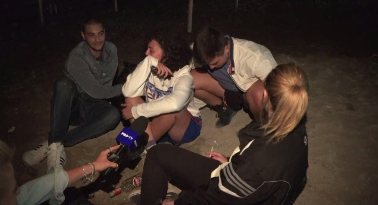 Prețuri ca în Mamaia Nord la barurile din Vama Veche. Soluțiile găsite de tineri pentru băuturi mai ieftine