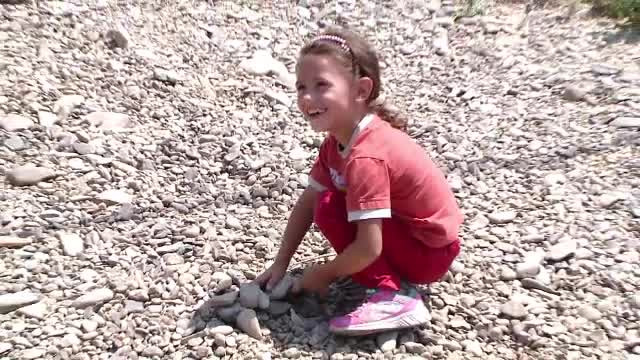 Cursă contracronomentru pentru ca o familie cu 7 copii să aibă o casă până la iarnă