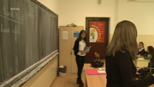 Meditaţiile cu propriii elevi și cadourile, interzise. Ce presupune codul etic al profesorilor