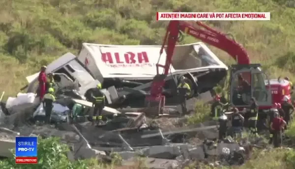 Doliu naţional sâmbătă în Italia, după prăbuşirea podului de lângă Genova. Localnicii se tem să mai intre în case