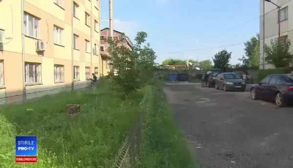 Cadavrul unui bărbat din Târgoviște, găsit între blocuri. Ce spun vecinii