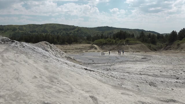 Locul din România care atrage turiștii cu peisajul ca de pe Lună. Există, însă, o problemă majoră