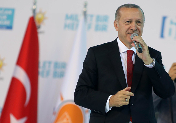 Erdogan: Turcia nu va capitula în faţa SUA şi se va împotrivi jocurilor economice