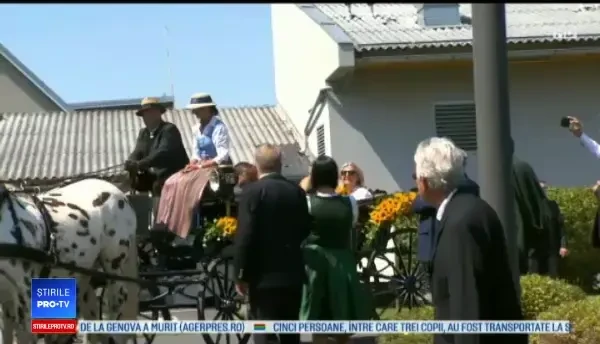 Putin i-a dat un samovar miresei din Austria și a ținut un discurs în germană