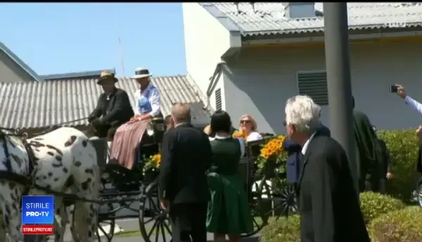 Putin i-a dat un samovar miresei din Austria și a ținut un discurs în germană