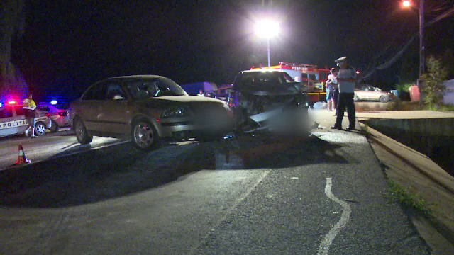 Șase răniți după impactul violent dintre două mașini, în Bistrița