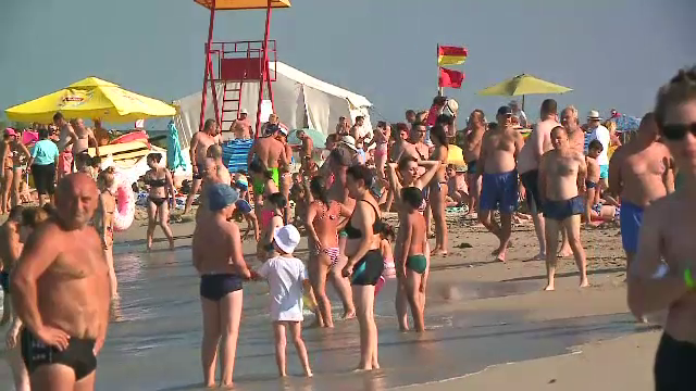 Turiștii străini, încântați de prețurile de pe Litoral: "1.000 de dolari ajung o săptămână"