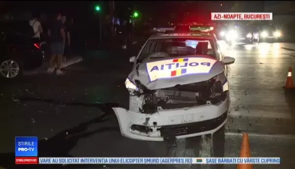 Doi polițiști la spital, după ce au intrat în plin într-o mașină. Gestul făcut imediat după impact