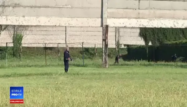 Un jandarm a stat țintă la gazele lacrimogene ale colegilor, ca să arate că nu pățește nimic