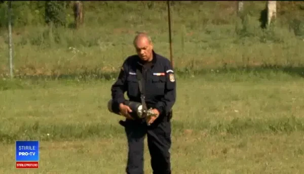 Un jandarm a stat țintă la gazele lacrimogene ale colegilor, ca să arate că nu pățește nimic