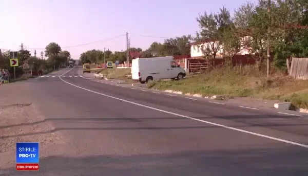 Persoane lovite cu mașina de un șofer, când se aflau la o terasă din Iași.