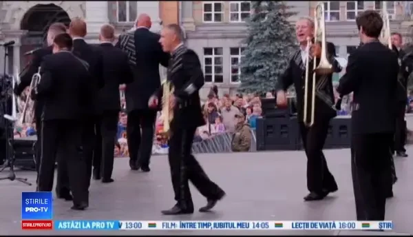 Festival al fanfarelor în Rusia. Ce aduc artiștii în plus pe lângă muzica de calitate