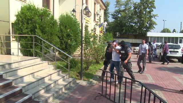 Bătaie sângeroasă între două grupări rivale din Târgoviște. Doi suspecți, reținuți